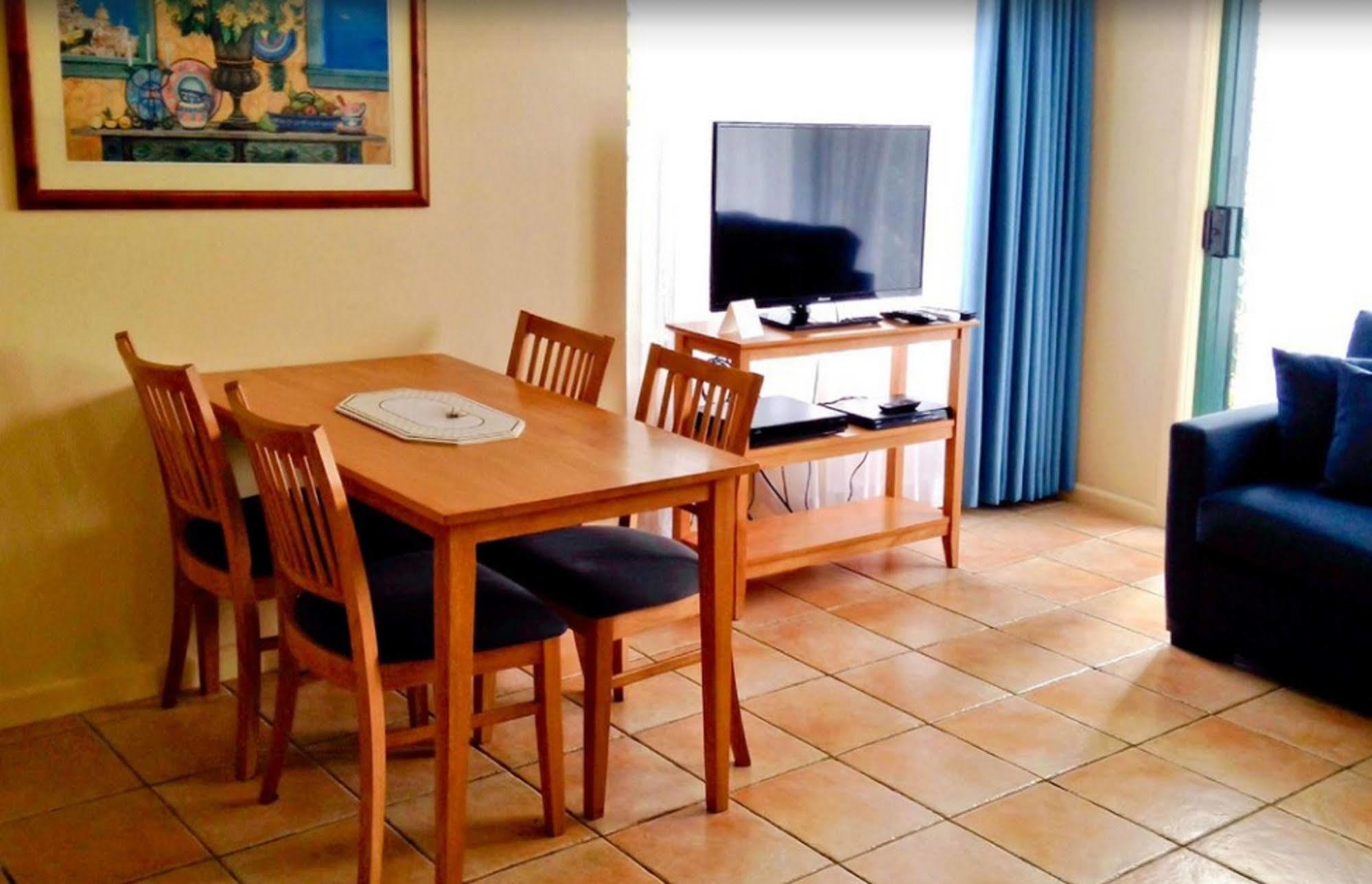 Oxley Cove Holiday Apartment ポート・マッコリー エクステリア 写真